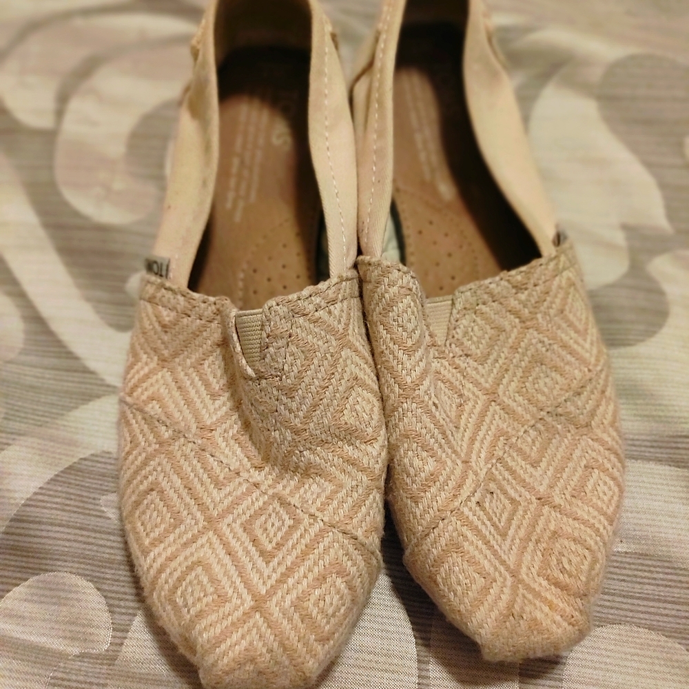 Toms